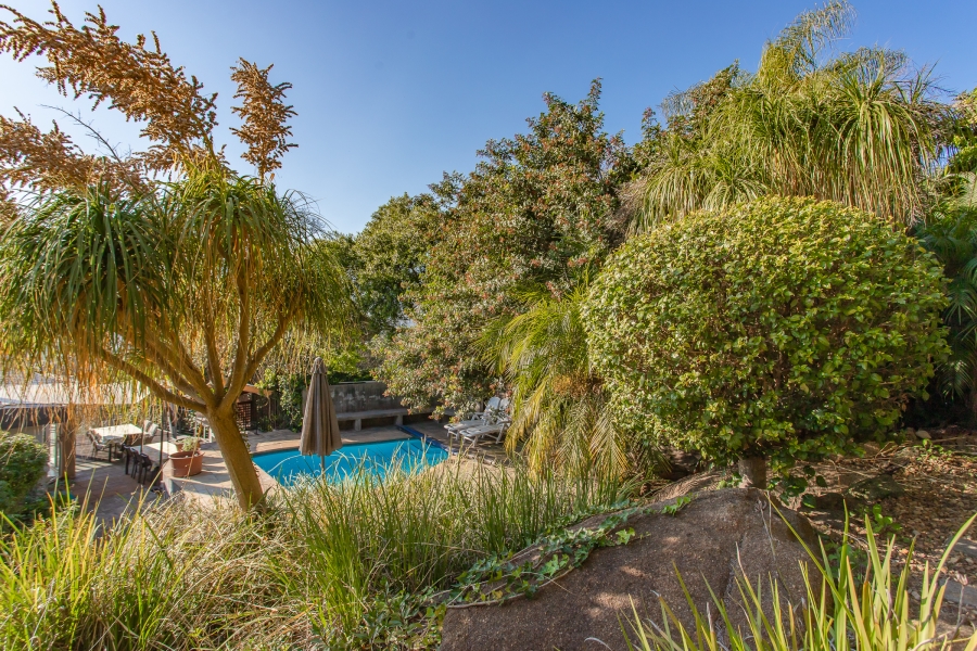 4 Bedroom Property for Sale in Lemoenkloof Western Cape